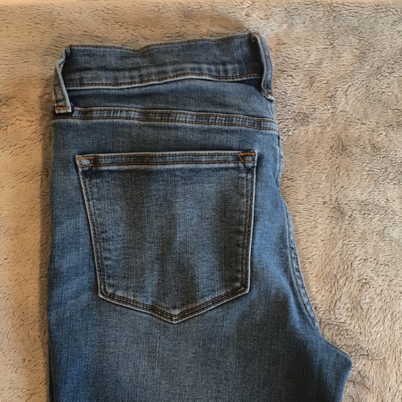 J Crew 8” Mid Rise Skinny Jean Size 27 - Picture 2 of 4
